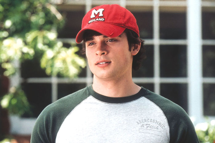 Tom Welling as Charlie Baker in The 20th Century Fox' Cheaper by the Dozen (2003)