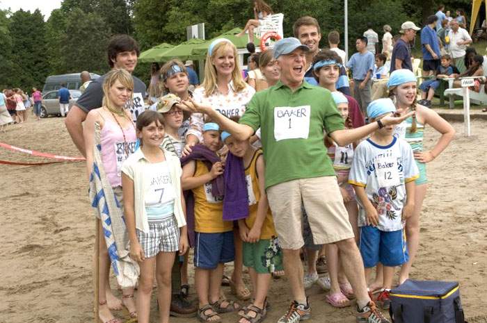 Hilary Duff, Tom Welling, Bonnie Hunt and Steve Martin in The 20th Century Fox's Cheaper by the Dozen 2 (2005)