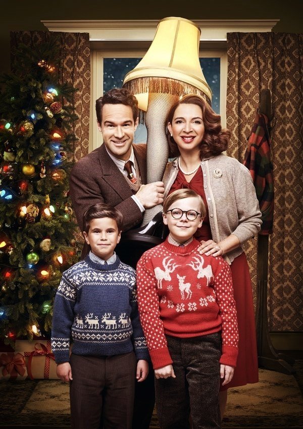 Chris Diamantopoulos, Maya Rudolph and Andy Walken in Fox's A Christmas Story Live! (2017)