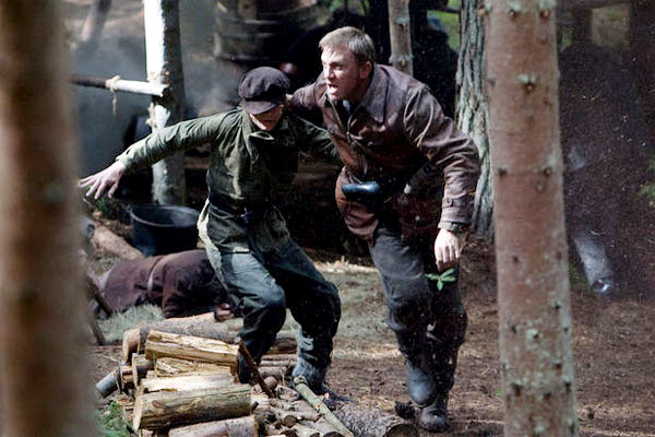Daniel Craig stars as Tuvia Bielski in Paramount Vantage's Defiance (2009)