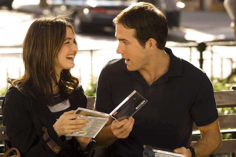 Ryan Reynolds and Rachel Weisz in Universal Pictures' Definitely, Maybe (2008)