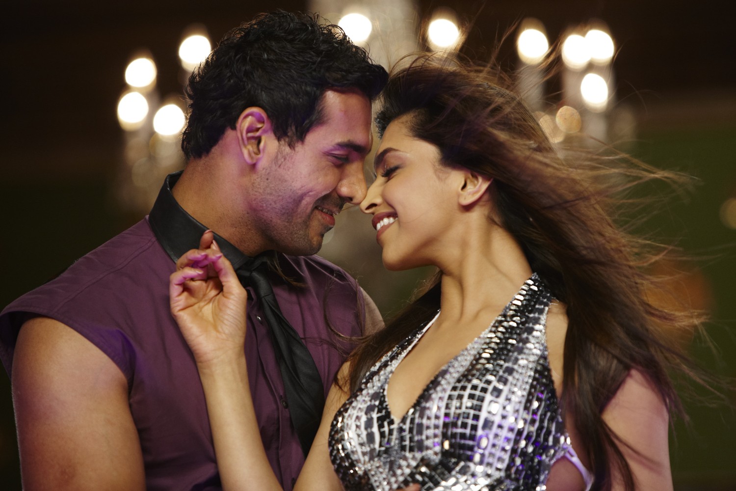 Desi Boyz Picture 21