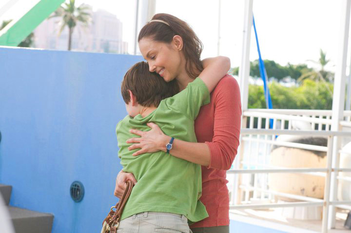 Nathan Gamble stars as Sawyer Nelson and Ashley Judd stars as Lorraine Nelson in Warner Bros. Pictures' Dolphin Tale (2011)