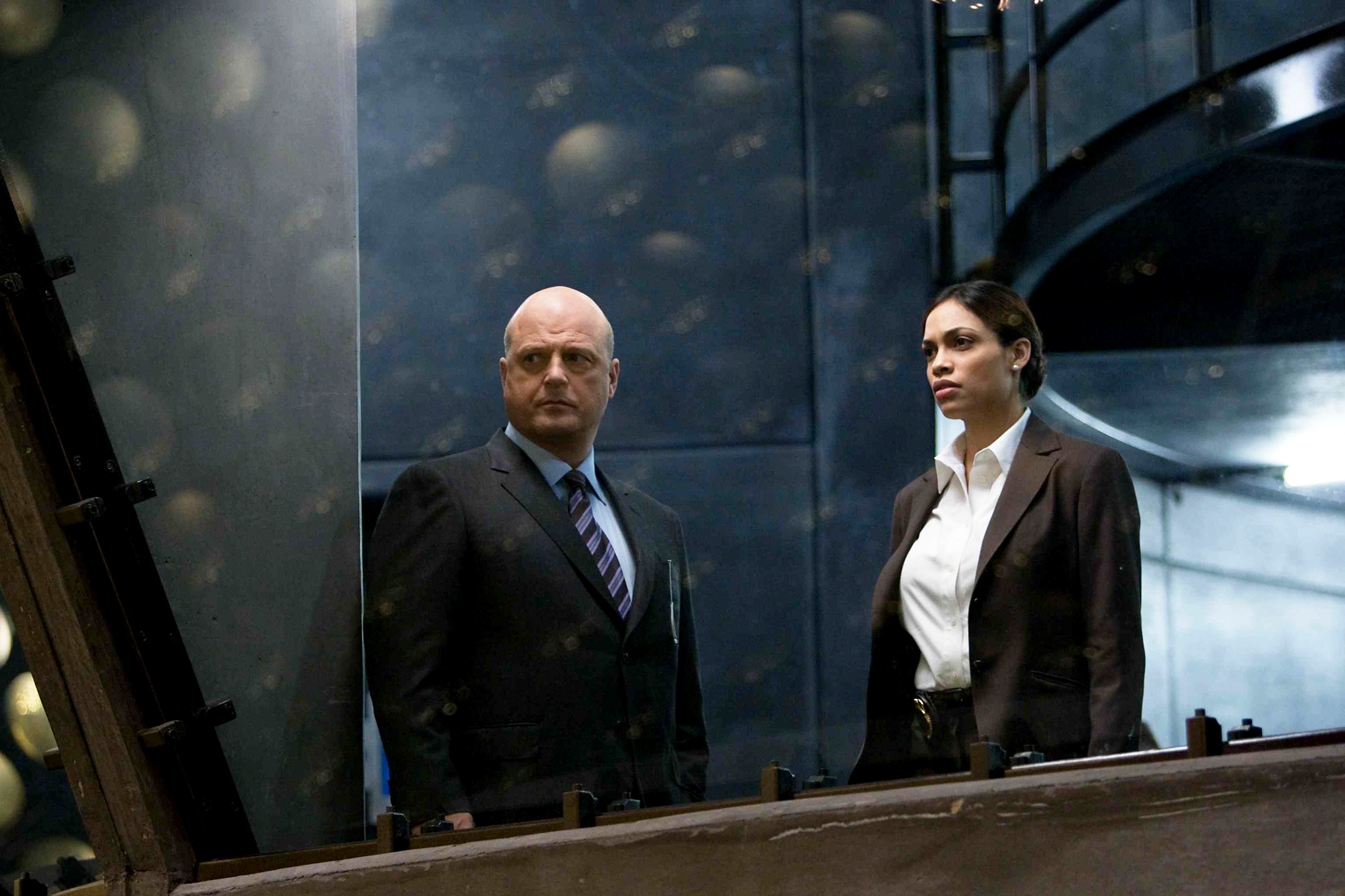 Michael Chiklis and Rosario Dawson (Zoe Perez) in DreamWorks SKG's Eagle Eye (2008). Photo credit by Ralph Nelson.