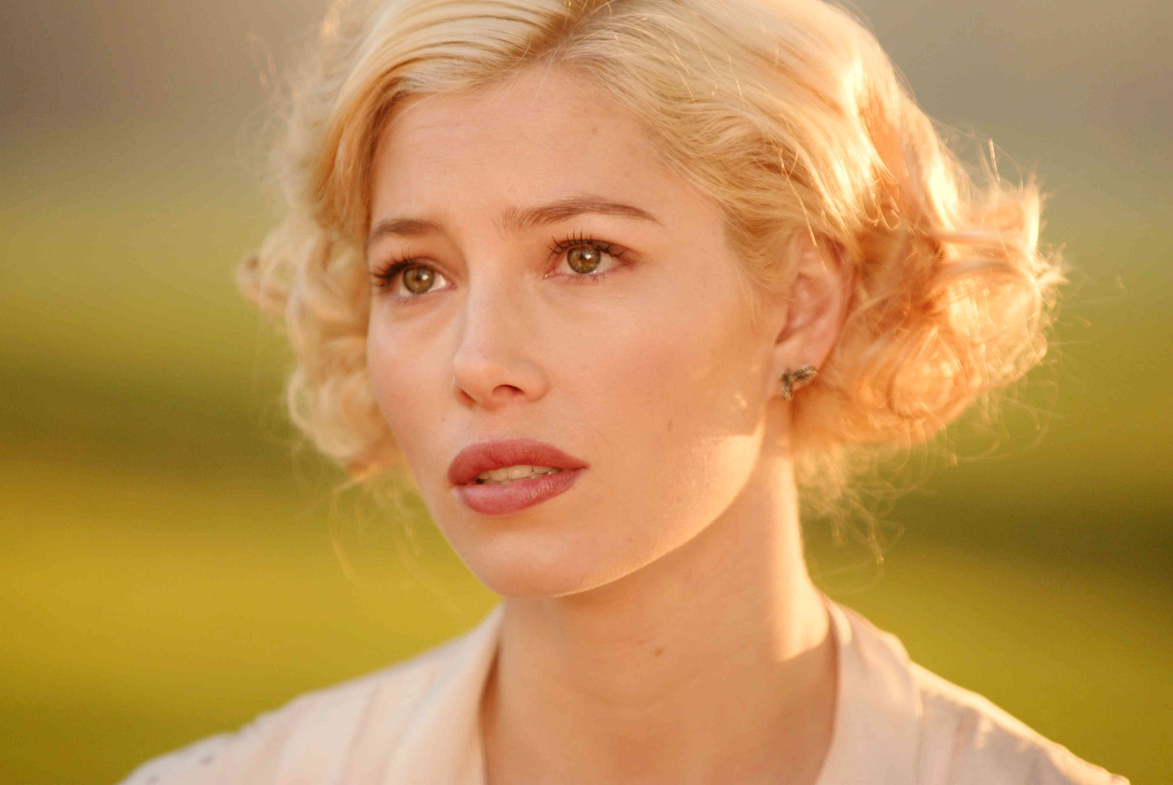 Jessica Biel stars as Larita Huntington in Ealing Studios' Easy Virtue (2009)