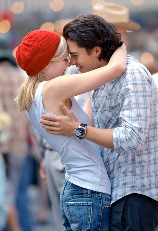 Kirsten Dunst and Orlando Bloom in Paramount Pictures' ELIZABETHTOWN (2005) Kirsten Dunst and Orlando Bloom in Paramount Pictures' ELIZABETHTOWN (2005)