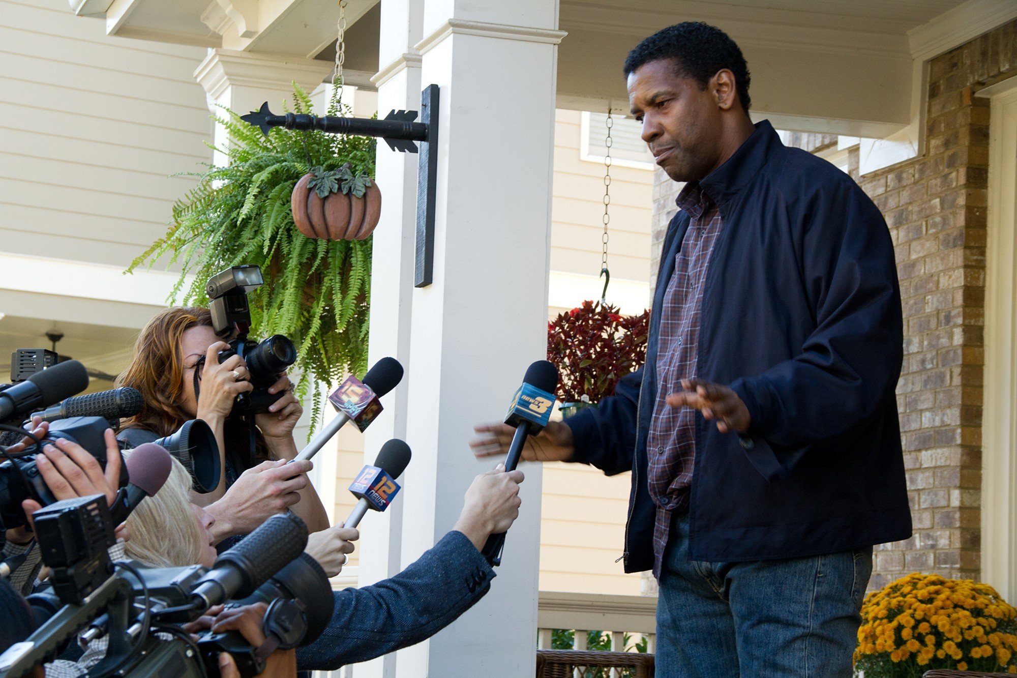 Denzel Washington stars as Whip in Paramount Pictures' Flight (2012)