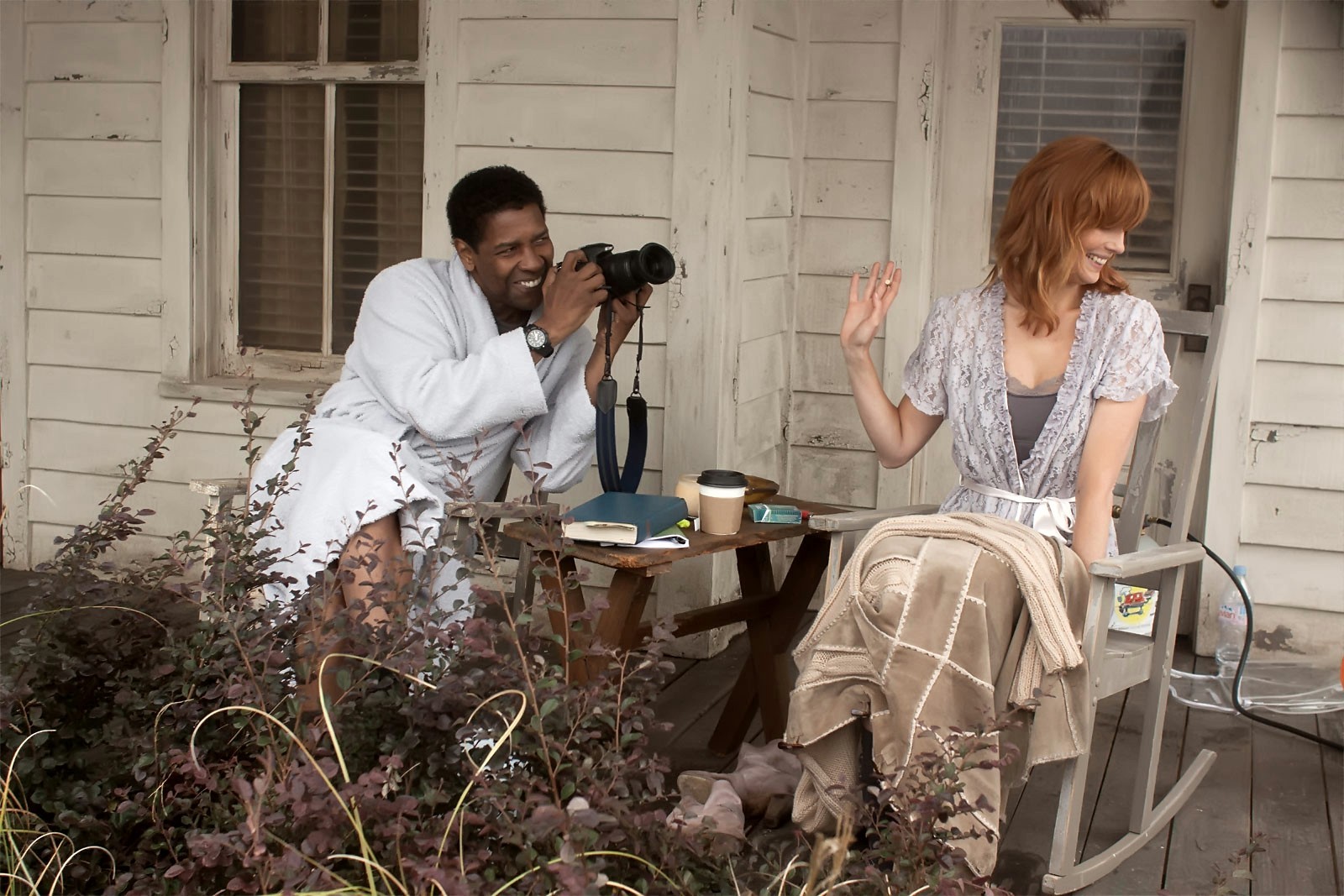 Denzel Washington stars as Whip Whitaker and Kelly Reilly stars as Nicole Maggen in Paramount Pictures' Flight (2012)