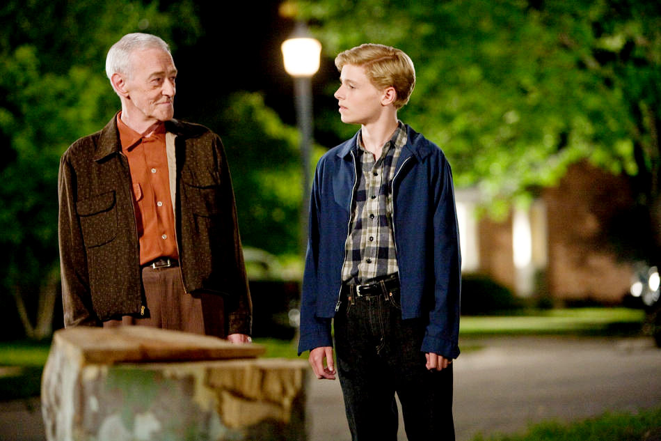 John Mahoney stars as Chet Duncan and Callan McAuliffe stars as Bryce in Warner Bros. Pictures' Flipped (2010)