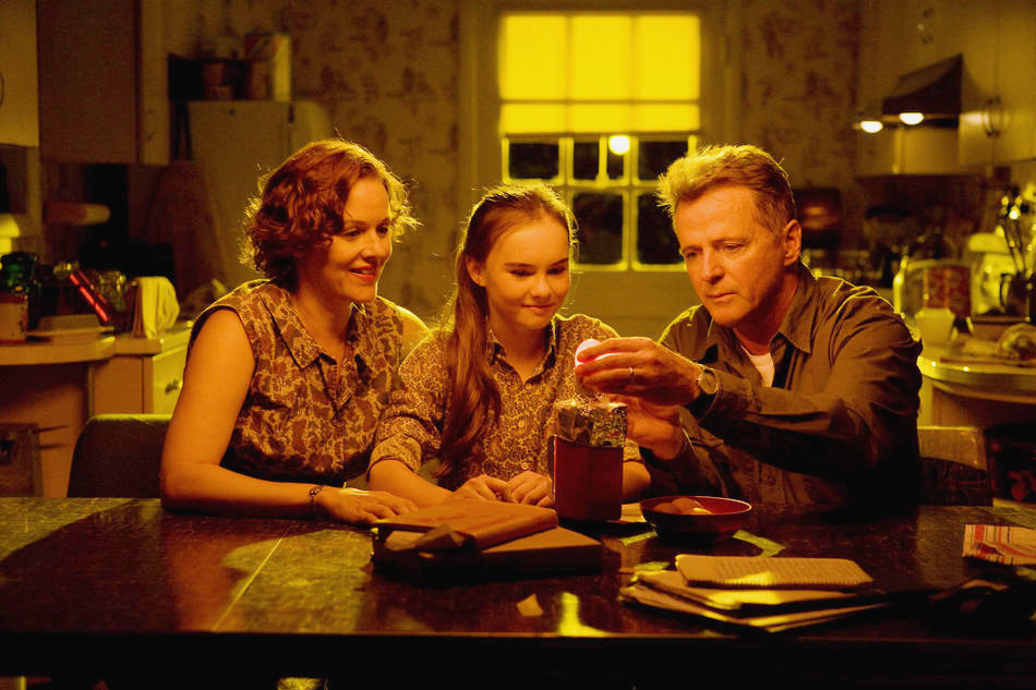 Penelope Ann Miller, Madeline Carroll and Aidan Quinn in Warner Bros. Pictures' Flipped (2010)