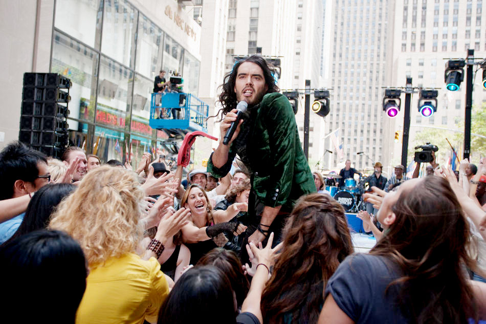 Russell Brand's 'Get Him to the Greek' Debuts First Trailer and New Images