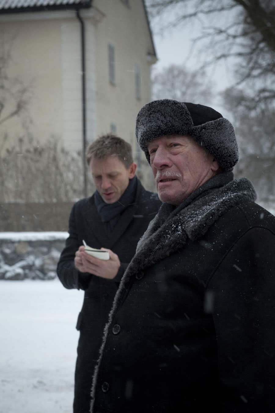 Daniel Craig stars as Mikael Blomkvist and Christopher Plummer stars as Henrik Vanger in Columbia Pictures' The Girl with the Dragon Tattoo (2011)