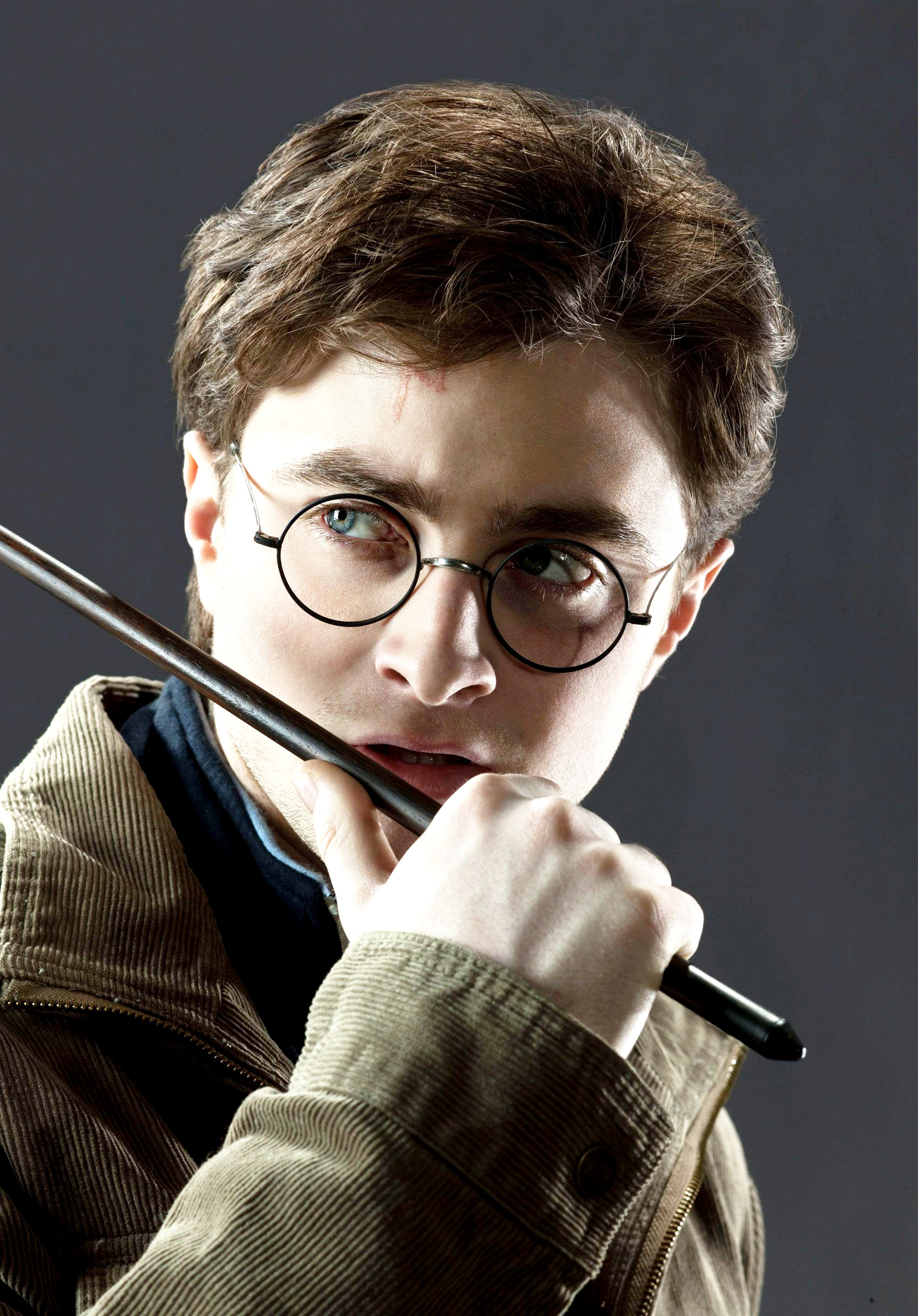 Daniel Radcliffe stars as Harry Potter in Warner Bros. Pictures' Harry Potter and the Deathly Hallows: Part I (2010)