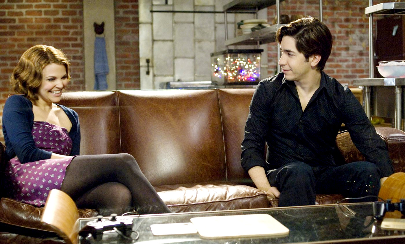 Ginnifer Goodwin stars as Gigi and Justin Long stars as Alex in New Line Cinema's He's Just Not That Into You (2009)