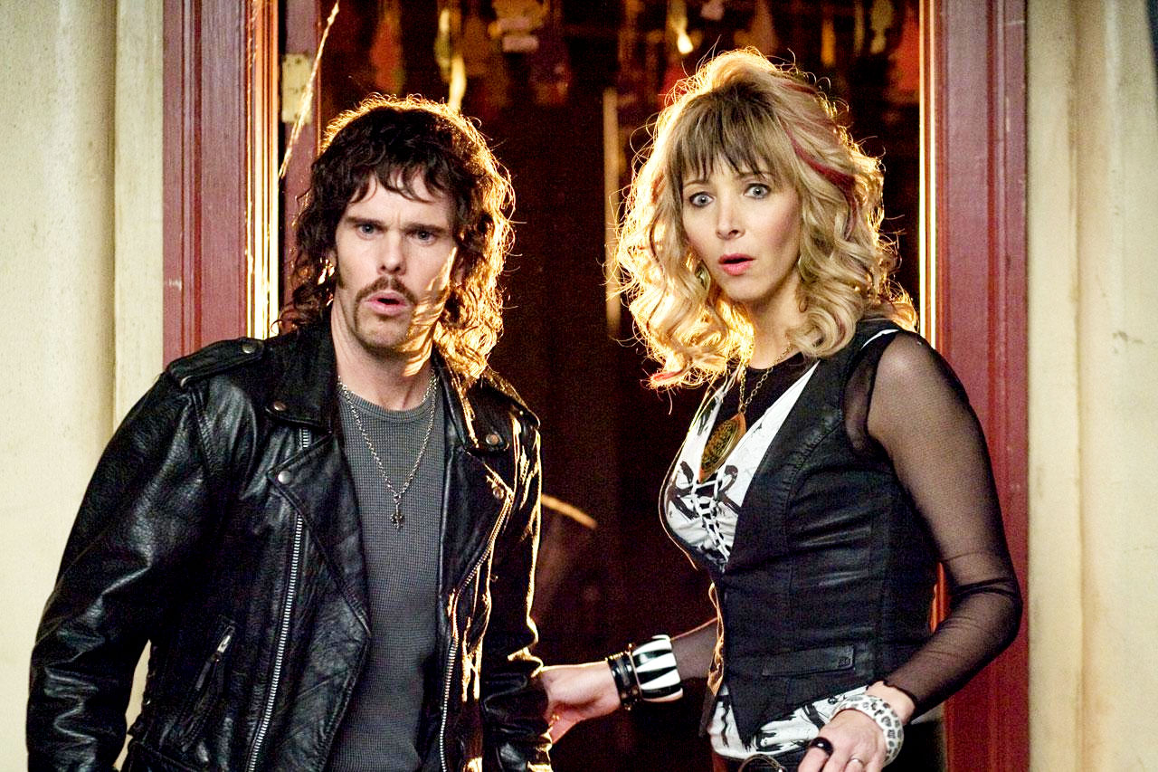 Kevin Dillon stars as Carl Scudder and Lisa Kudrow stars as Lois Scudder in DreamWorks' Hotel for Dogs (2009)