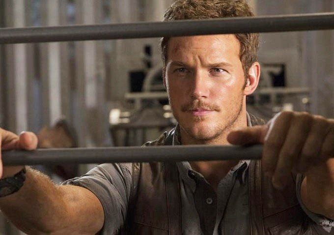 Chris Pratt stars as Owen in Universal Pictures' Jurassic World (2015)