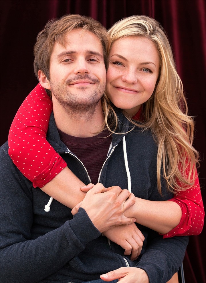Michael Stahl-David stars as Jason Stewart and Eloise Mumford stars as Lindsay Rogers in Hallmark Channel's Just in Time for Christmas (2015)
