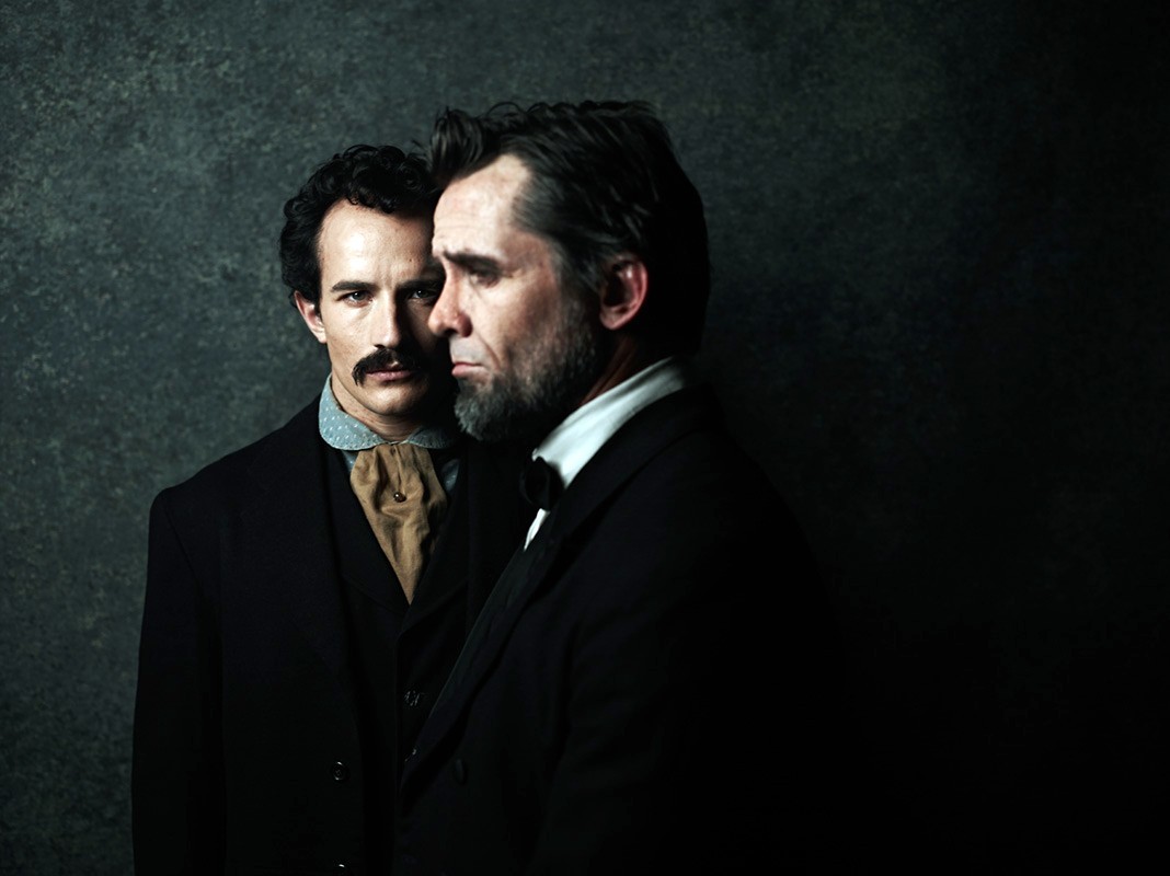 Jesse Johnson stars as John Wilkes Booth and Billy Campbell stars as Abraham Lincoln in National Geographic's Killing Lincoln (2013)