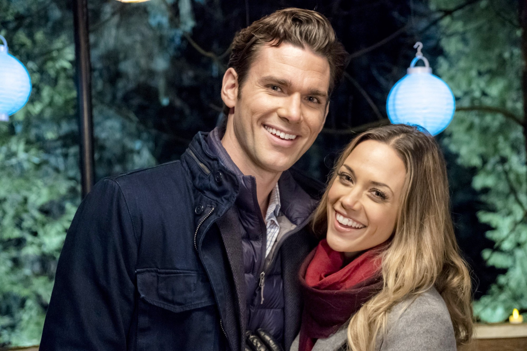 Kevin McGarry stars as Owen and Jana Kramer stars as Julia in Hallmark Channel's Love at First Bark (2017)