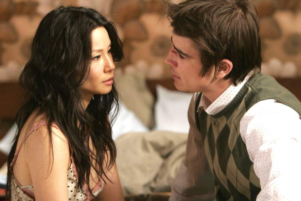 Lucy Liu as Lindsey and Josh Hartnett as Slevin in MGM's Lucky Number Slevin (2006)