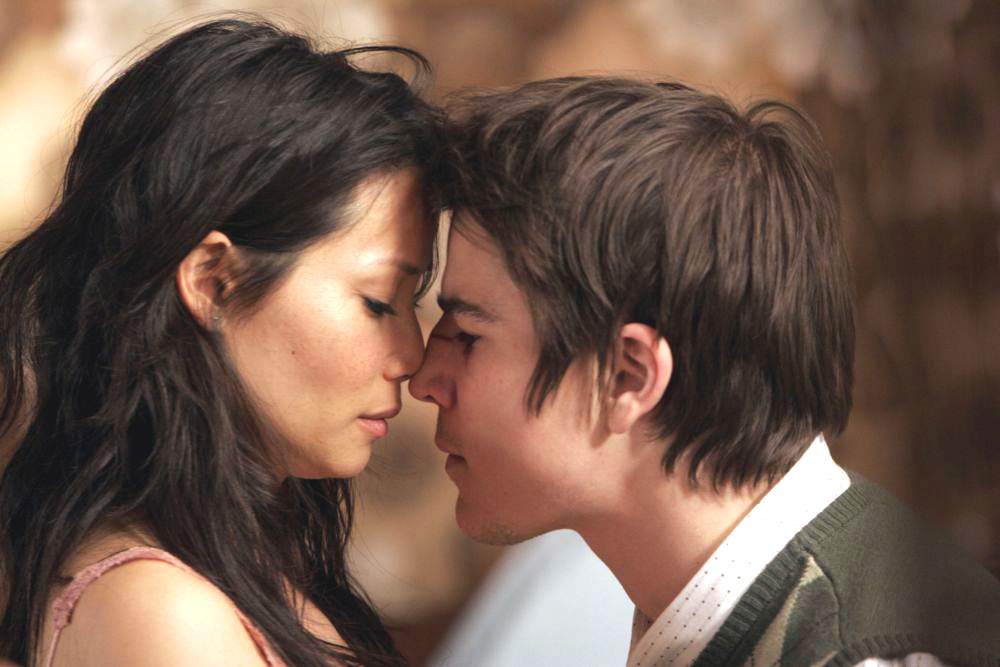 Lucy Liu as Lindsey and Josh Hartnett as Slevin in MGM's Lucky Number Slevin (2006)