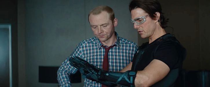 Simon Pegg stars as Benji Dunn and Tom Cruise stars as Ethan Hunt in Paramount Pictures' Mission: Impossible Ghost Protocol (2011)