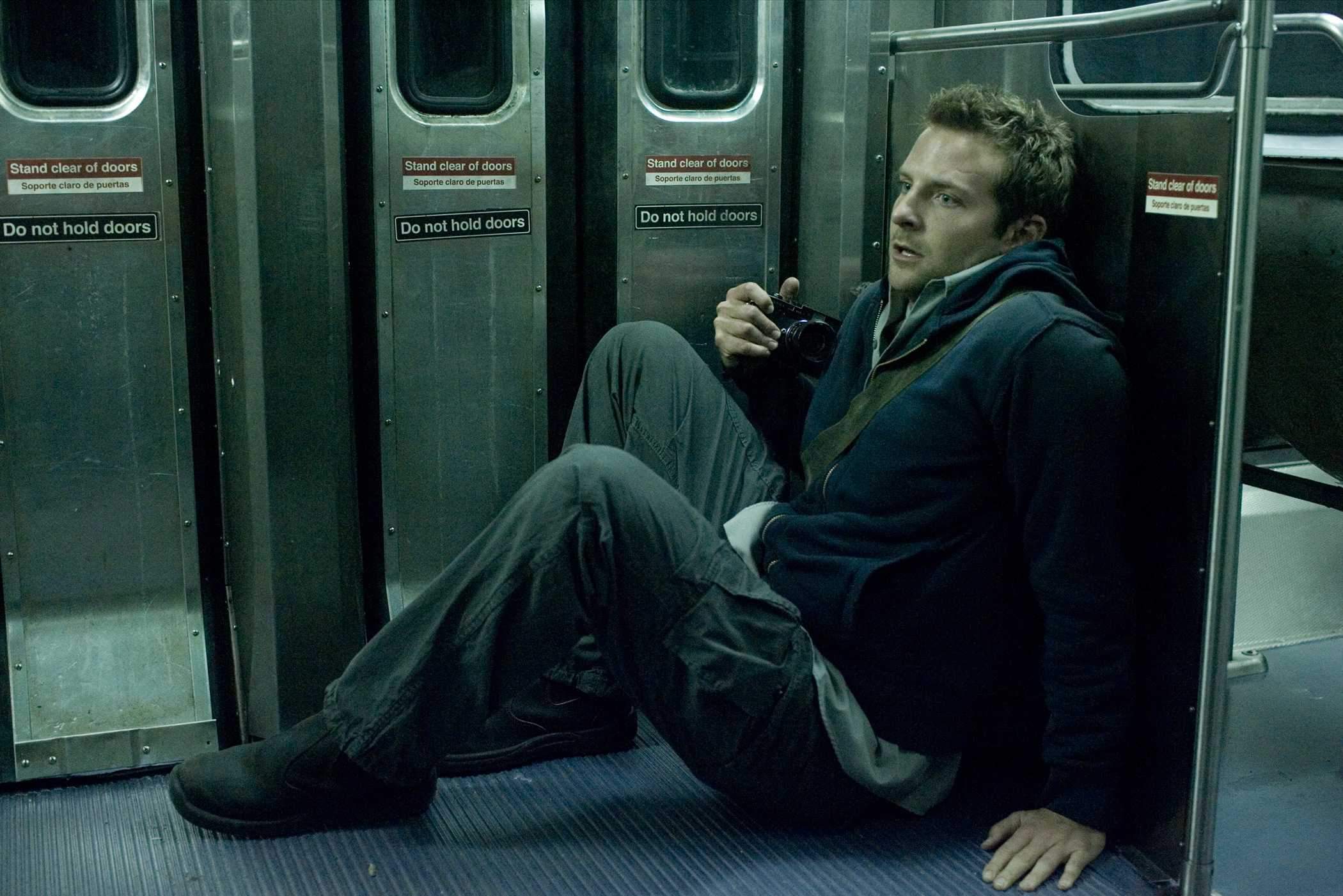 Bradley Cooper stars as Leon in THE MIDNIGHT MEAT TRAIN (2008). Photo credit: Saeed Adyani.