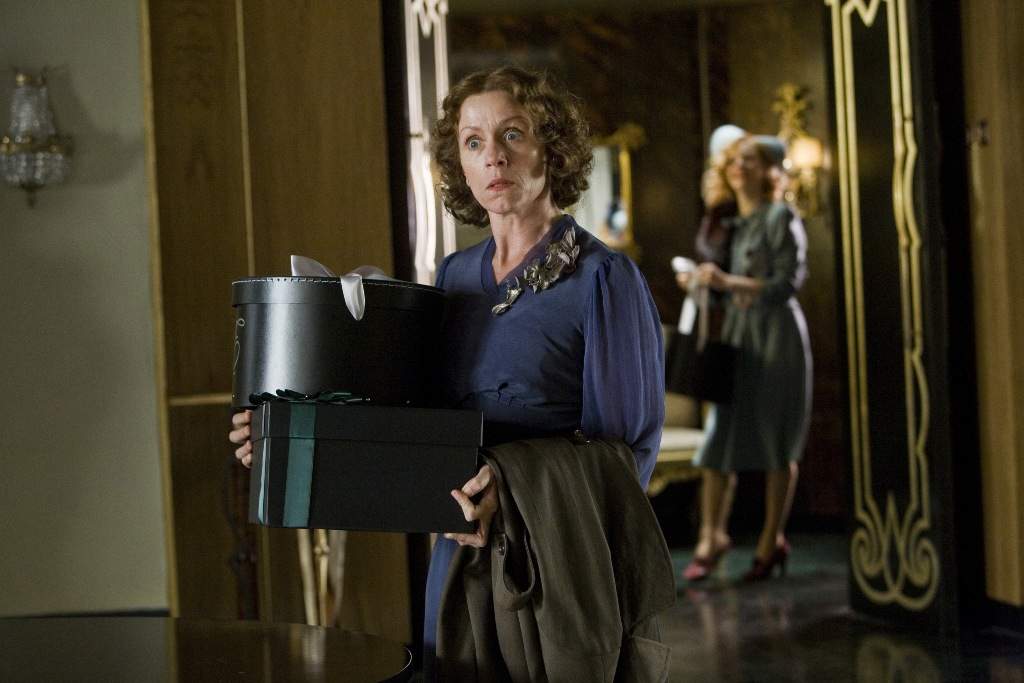 Miss Pettigrew Lives for a Day Picture 15