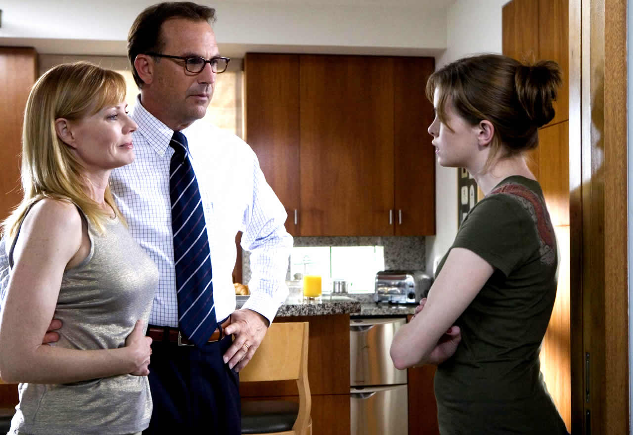Kevin Costner, Marg Helgenberger and Danielle Panabaker as The Brooks in MGM's Mr. Brooks (2007)