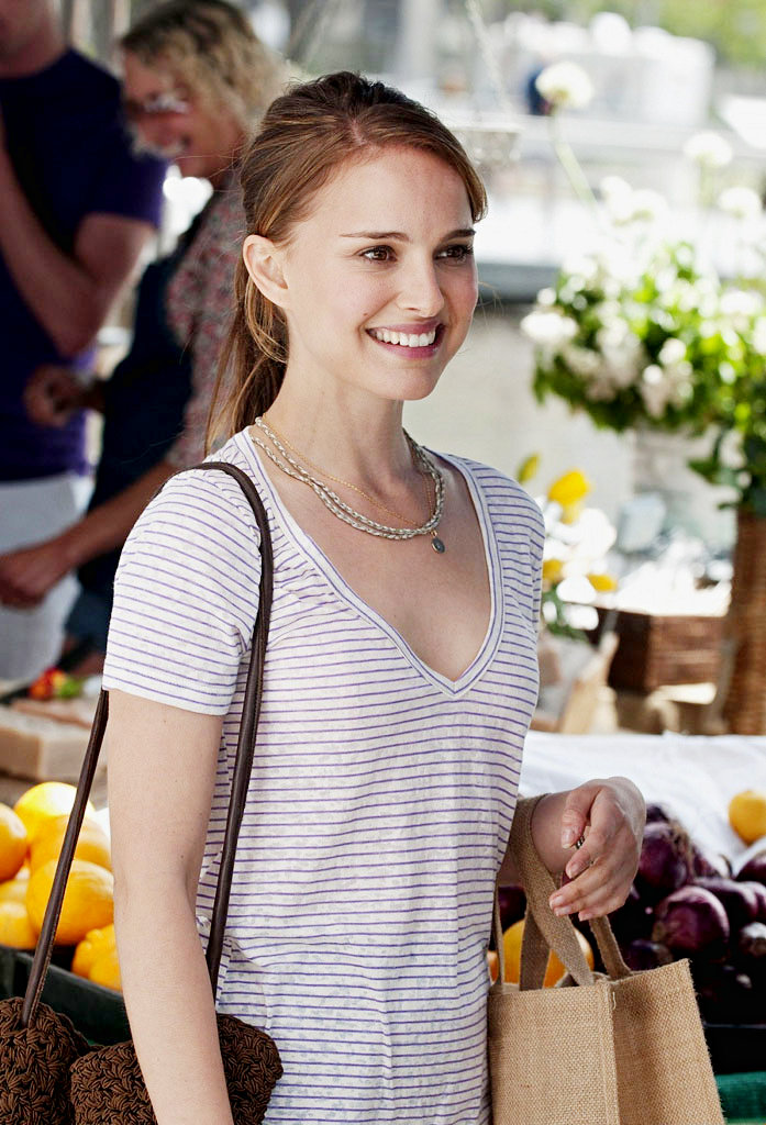 Natalie Portman stars as Emma Kurtzman in Paramount Pictures' No Strings Attached (2011)