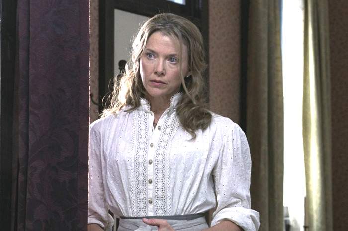 Annette Bening as Sue Barlow in Buena Vista Pictures' Open Range (2003)