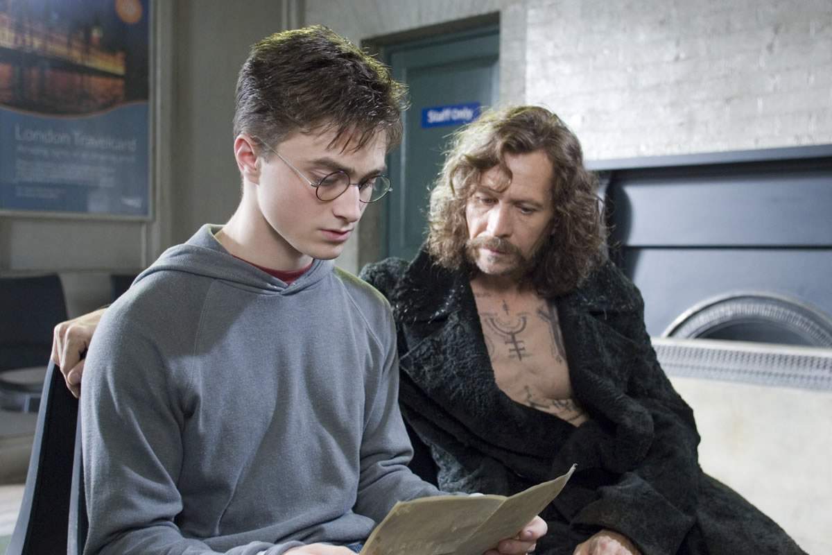 Gary Oldman as Sirius Black and Daniel Radcliffe as Harry Potter in Warner Bros' Harry Potter and the Order of the Phoenix (2007)