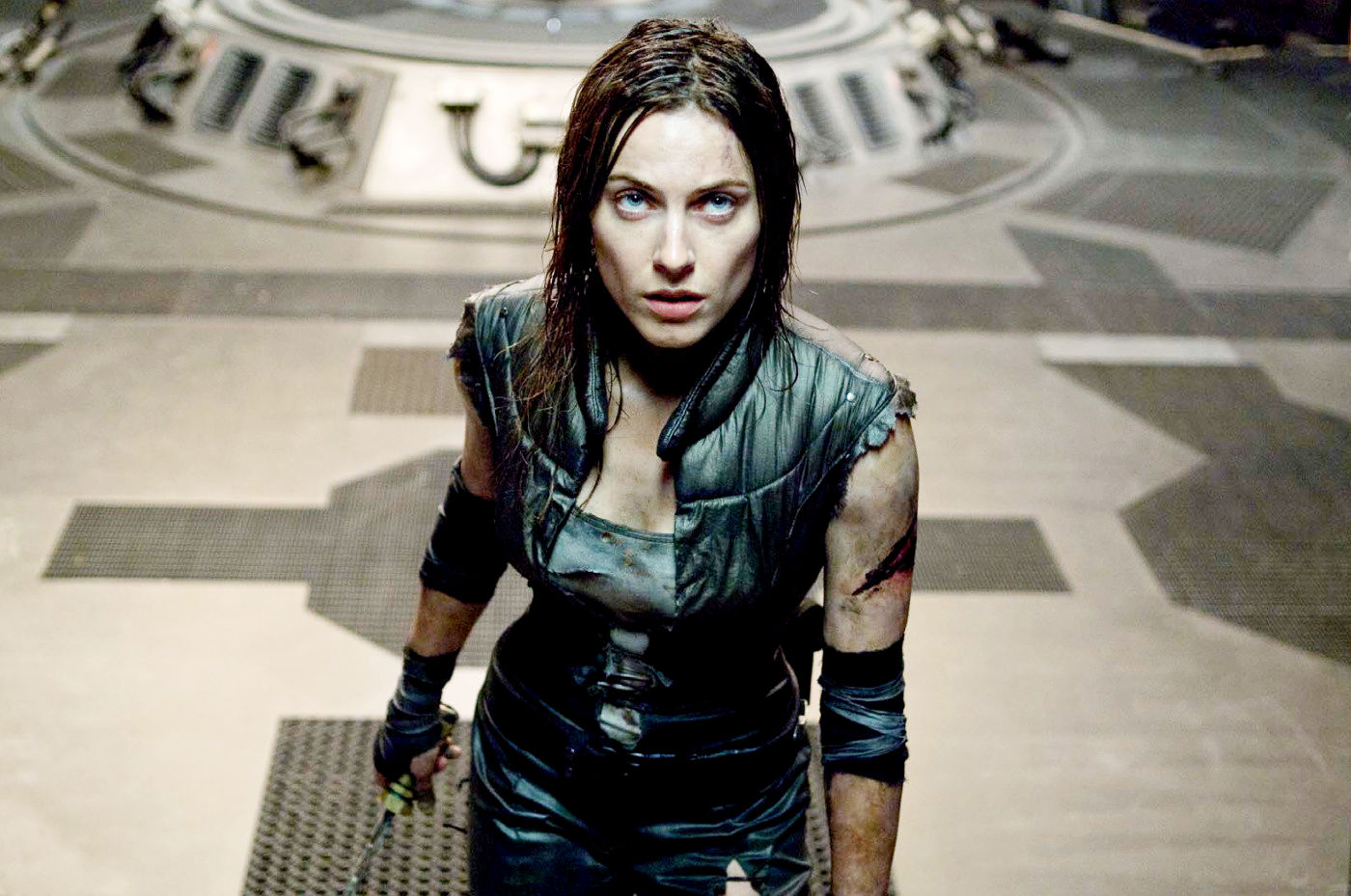 http://www.aceshowbiz.com/images/still/pandorum05.jpg