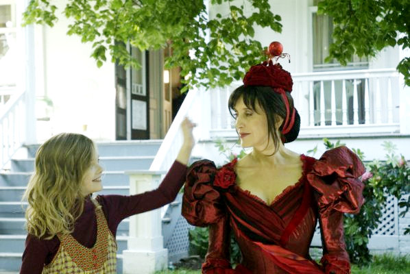 Elle Fanning stars as Phoebe and Felicity Huffman stars as Hillary Lichten in ThinkFilm's Phoebe in Wonderland (2009)
