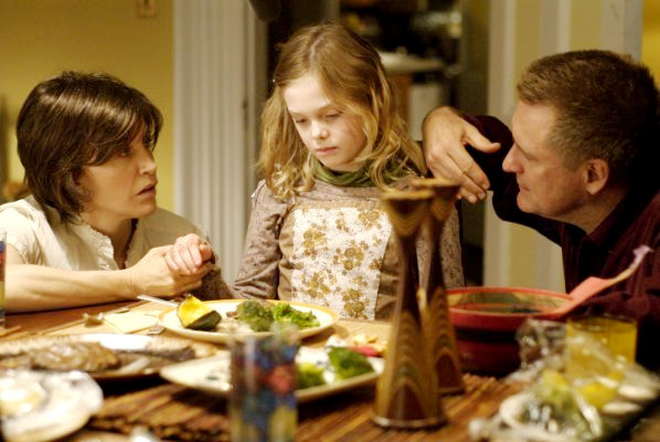 Felicity Huffman, Elle Fanning and Bill Pullman in ThinkFilm's Phoebe in Wonderland (2009)