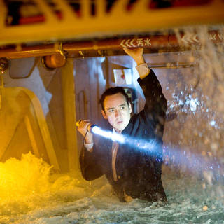 John Cusack stars as Jackson Curtis in Columbia Pictures' 2012 (2009)