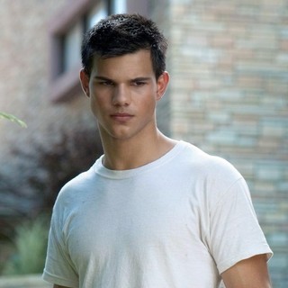 Taylor Lautner stars as Nathan in Lionsgate Films' Abduction (2011)