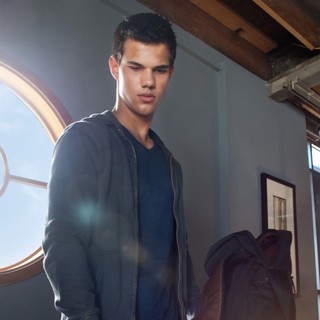 Taylor Lautner stars as Nathan in Lionsgate Films' Abduction (2011)