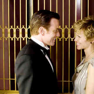 Ewan McGregor stars as Gene Vidal and Hilary Swank stars as Amelia Earhart in Fox Searchlight Pictures' Amelia (2009)