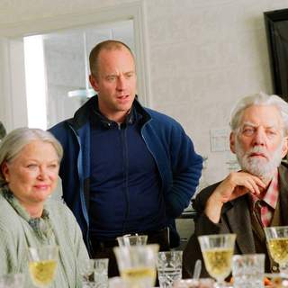 Louise Fletche, director James Burke and Donald Sutherland in the scene of Aurora Borealis (2005)