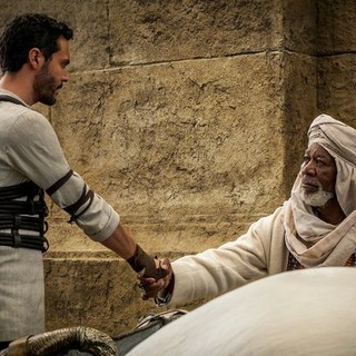 Jack Huston stars as Judah Ben-Hur and Morgan Freeman stars as Ilderim in Paramount Pictures' Ben-Hur (2016)