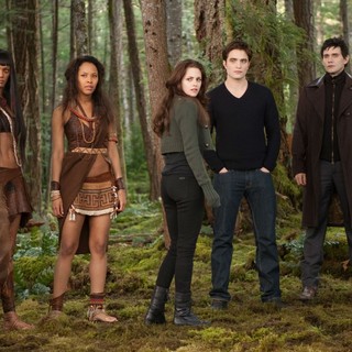 Judi Shekoni, Tracey Heggins, Kristen Stewart and Robert Pattinson in Summit Entertainment's The Twilight Saga's Breaking Dawn Part II (2012)