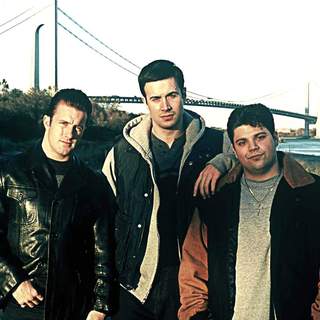 SCOTT CAAN (Carmine Mancuso), FREDDIE PRINZE JR. (Michael Turner) and JERRY FERRARA (Bobby Canzoneri) in City Lights Pictures' Brooklyn Rules (2007)