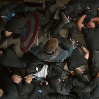 Captain America: The Winter Soldier Picture 2