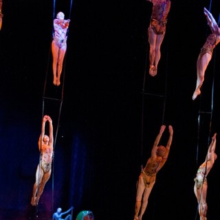 Cirque du Soleil: Worlds Away Picture 23