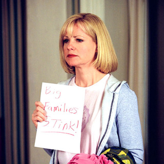 Bonnie Hunt as Kate Baker in The 20th Century Fox' Cheaper by the Dozen (2003)