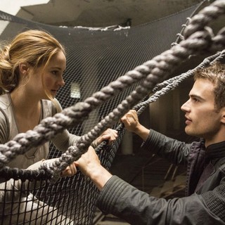 Shailene Woodley stars as Beatrice Prior/Tris and Theo James stars as Four in Summit Entertainment's Divergent (2014)