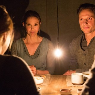 Ashley Judd stars as Natalie Prior and Tony Goldwyn stars as Andrew Prior in Summit Entertainment's Divergent (2014)