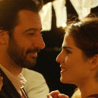 Jose Maria Yazpik stars as Daniel and Karla Souza stars as Clara in Pantelion Films' Everybody Loves Somebody (2017)