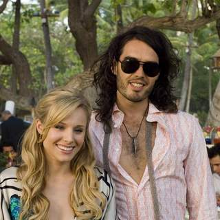 Kristen Bell as Sarah Marshall and Russell Brand as Aldous Snow in Universal Pictures' Forgetting Sarah Marshall (2008)